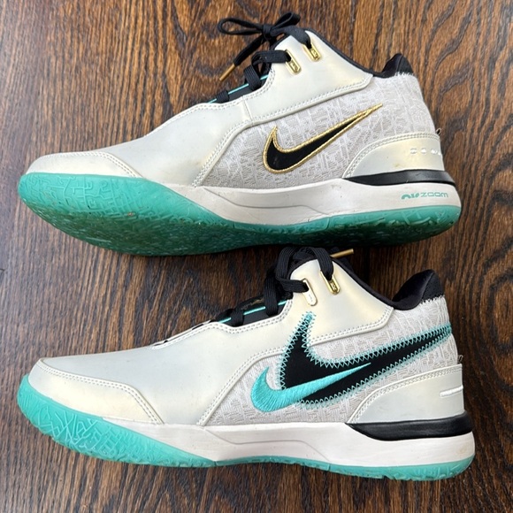 Nike x Liverpool FC ZM LeBron NXXT Gen AMPD EP Beige Men Basketball FJ1567-101 main image 5